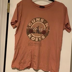 Distressed guns and roses T-shirt